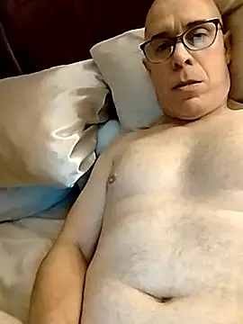 Snapshot of KCLMT chatting on March 8, 2026, 4:38 am KCLMT online show from March 8, 2026, 4:38 am