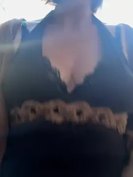 Snapshot of TopsyWilde chatting on January 7, 2025, 8:34 am TopsyWilde online show from January 7, 2025, 8:34 am