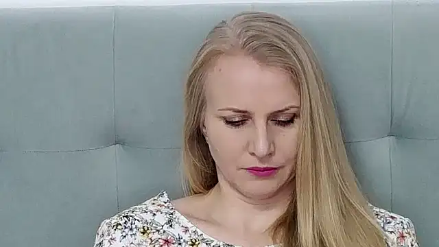 Snapshot of K__Adrienne chatting on March 2, 2025, 9:10 am K Adrienne online show from March 2, 2025, 9:10 am