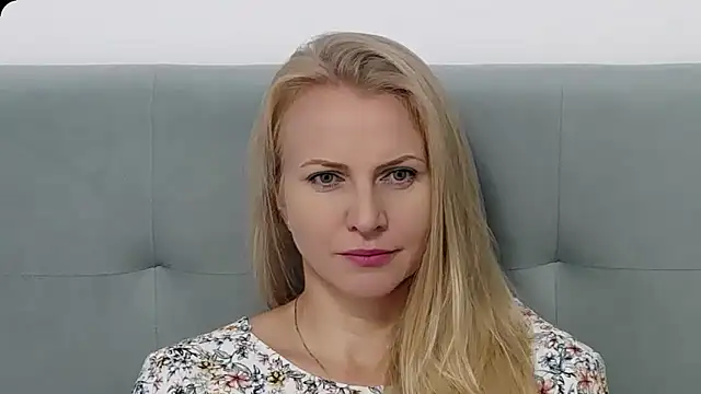 Snapshot of K__Adrienne chatting on September 30, 2025, 4:39 am K Adrienne online show from September 30, 2025, 4:39 am