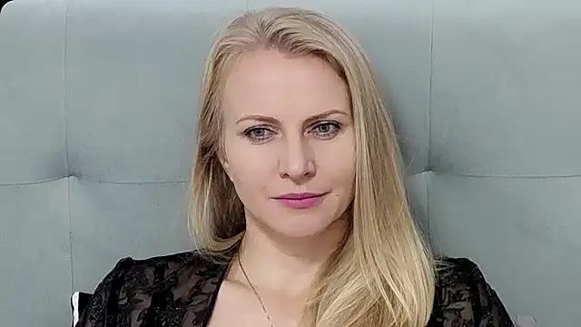 Snapshot of K__Adrienne chatting on October 13, 2025, 5:29 am K Adrienne online show from October 13, 2025, 5:29 am