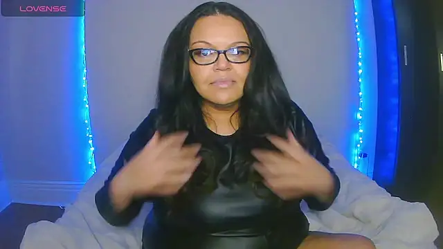 Snapshot of Mila_Ferrara chatting on February 19, 2025, 11:46 pm Mila Ferrara online show from February 19, 2025, 11:46 pm