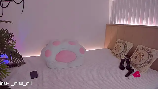 MaaryM online show from February 16, 2025, 7:05 pm