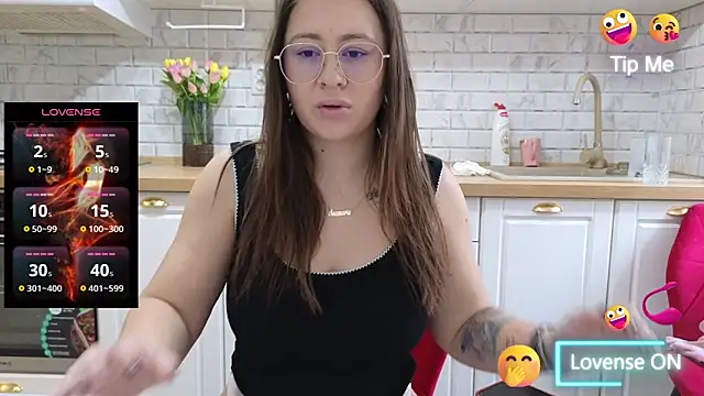 Snapshot of BoobsyBabe chatting on March 3, 2026, 6:52 am BoobsyBabe online show from March 3, 2026, 6:52 am
