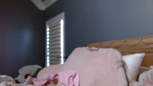 Snapshot of Lisaisluscious chatting on March 20, 2025, 8:29 pm Lisaisluscious online show from March 20, 2025, 8:29 pm