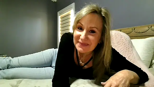 Snapshot of Lisaisluscious chatting on October 25, 2025, 1:40 pm Lisaisluscious online show from October 25, 2025, 1:40 pm