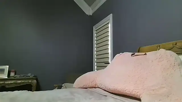 Snapshot of Lisaisluscious chatting on October 28, 2025, 1:36 pm Lisaisluscious online show from October 28, 2025, 1:36 pm