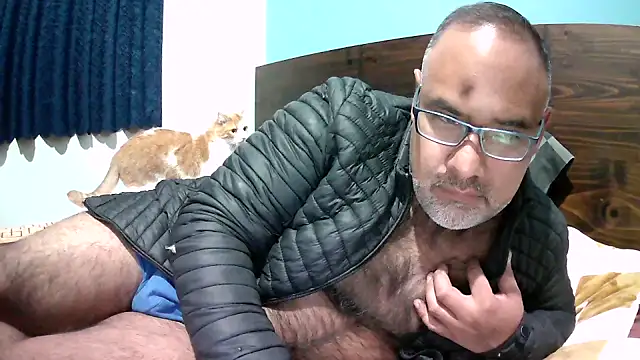 Snapshot of PhillDrake11 chatting on March 10, 2026, 11:43 pm PhillDrake11 online show from March 10, 2026, 11:43 pm