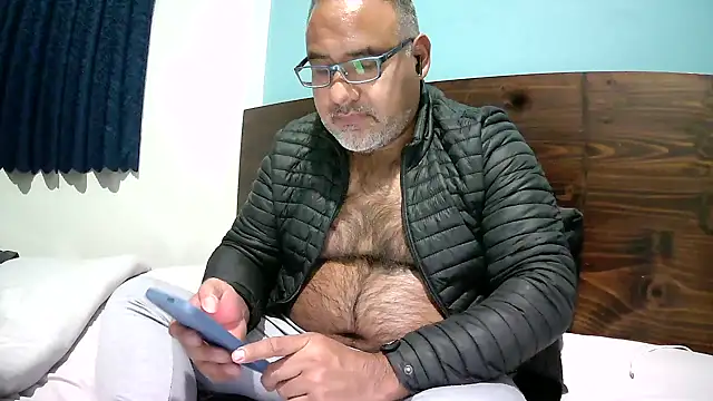Snapshot of PhillDrake11 chatting on March 24, 2026, 11:54 pm PhillDrake11 online show from March 24, 2026, 11:54 pm