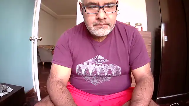 Snapshot of PhillDrake11 chatting on May 28, 2026, 4:26 pm PhillDrake11 online show from May 28, 2026, 4:26 pm