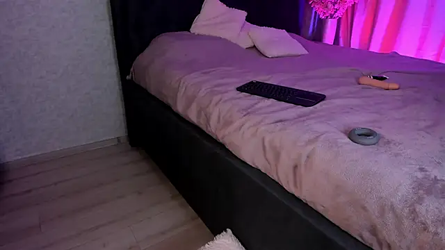 Kitty Ricky online show from October 7, 2025, 4:15 pm