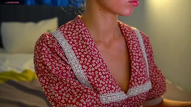 Danielle Thomas online show from April 25, 2026, 3:09 am