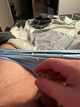 Snapshot of Tomi2244 chatting on November 20, 2025, 5:12 pm Tomi2244 online show from November 20, 2025, 5:12 pm