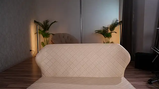 KittyCaitlin online show from April 9, 2026, 1:27 am