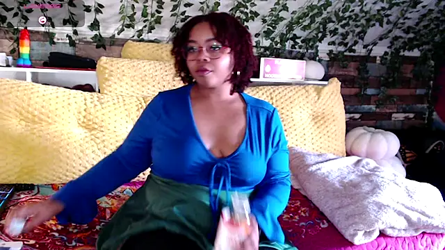 -khayaparker online show from January 3, 2025, 7:39 pm