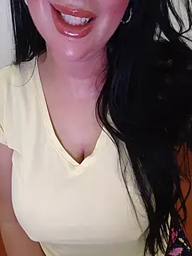 Snapshot of Queen_sousou chatting on June 11, 2026, 8:07 pm Queen sousou online show from June 11, 2026, 8:07 pm