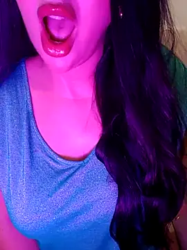 Snapshot of Queen_sousou chatting on June 26, 2026, 12:37 am Queen sousou online show from June 26, 2026, 12:37 am