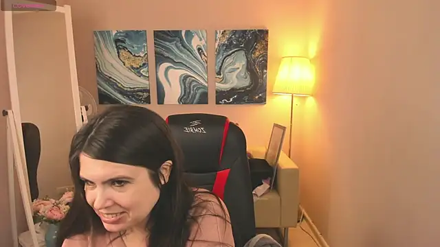 Snapshot of BattyMoll chatting on January 28, 2025, 10:45 am BattyMoll online show from January 28, 2025, 10:45 am