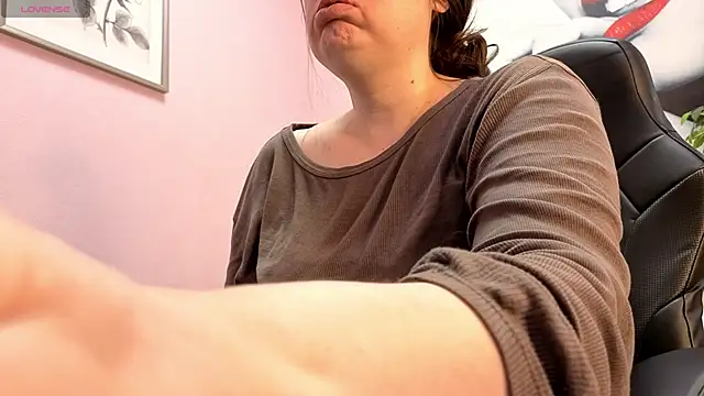 BattyMoll online show from March 25, 2026, 3:40 pm