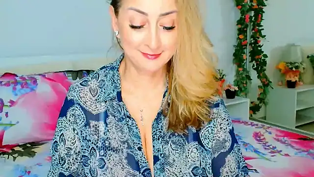 Snapshot of Tyana40 chatting on March 7, 2025, 2:25 am Tyana40 online show from March 7, 2025, 2:25 am