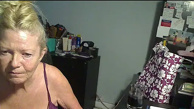 XTRAHORNYONE online show from September 10, 2025, 11:27 pm