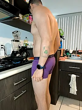 towers j online show from September 26, 2025, 4:33 pm