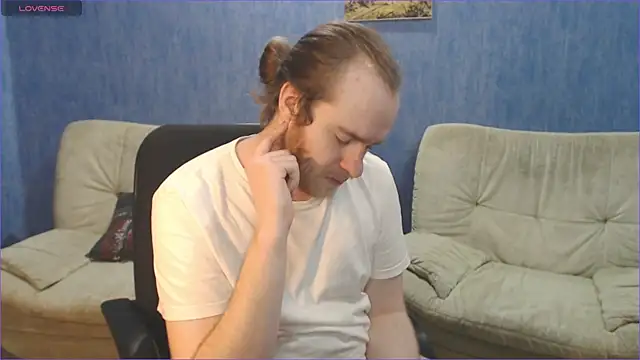 Snapshot of Touch_me_more_please chatting on November 25, 2025, 1:55 pm Touch me more please online show from November 25, 2025, 1:55 pm