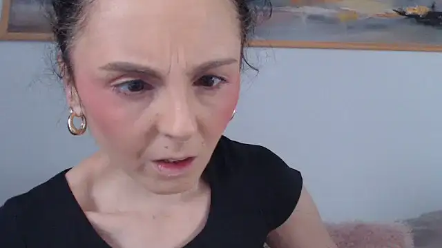 Snapshot of cleophee chatting on May 18, 2026, 5:57 am cleophee online show from May 18, 2026, 5:57 am
