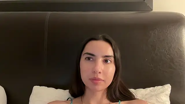 Snapshot of everybody_loves_pussy chatting on January 1, 2025, 10:35 pm everybody loves pussy online show from January 1, 2025, 10:35 pm