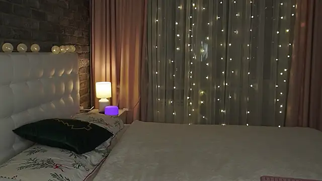 starrydoll online show from December 12, 2024, 9:04 pm