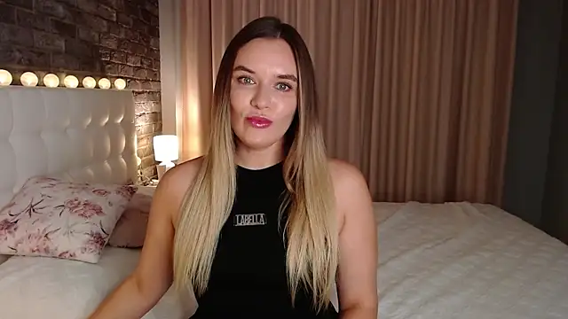 starrydoll online show from September 12, 2025, 4:51 pm