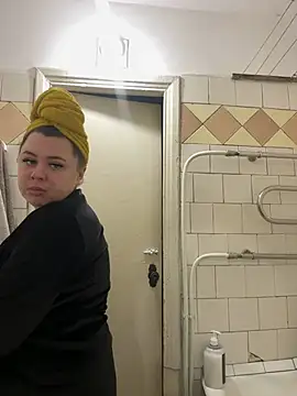 Snapshot of Sara_Slow chatting on December 14, 2024, 6:41 pm Sara Slow online show from December 14, 2024, 6:41 pm