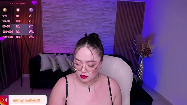 emmy walker online show from December 15, 2025, 11:03 am