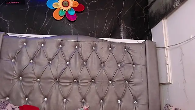 LAILAGUMMY online show from April 10, 2026, 2:11 pm