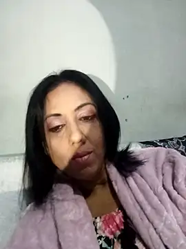 Snapshot of Mahi4luv chatting on June 26, 2026, 7:18 pm Mahi4luv online show from June 26, 2026, 7:18 pm