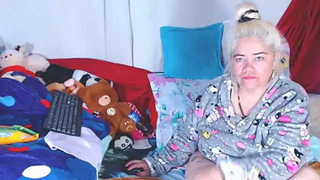 estrellita fugaz16x online show from November 25, 2025, 8:14 am