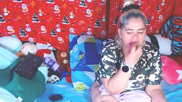 estrellita fugaz16x online show from February 9, 2026, 3:21 am