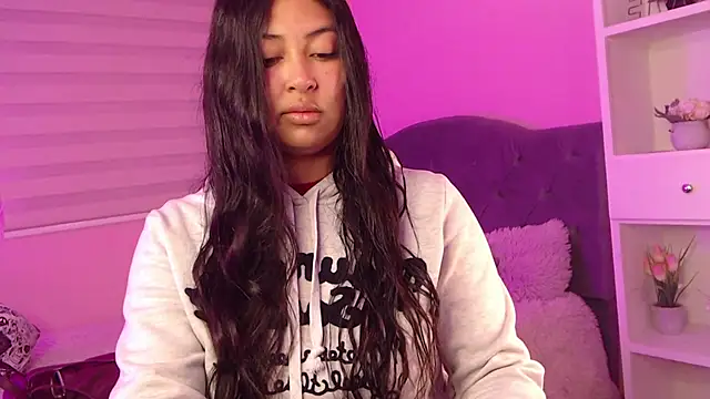 Snapshot of Pocahontas_power chatting on January 27, 2025, 5:15 pm Pocahontas power online show from January 27, 2025, 5:15 pm