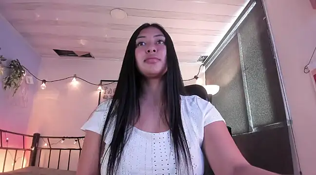 Snapshot of Pocahontas_power chatting on March 3, 2025, 4:56 pm Pocahontas power online show from March 3, 2025, 4:56 pm