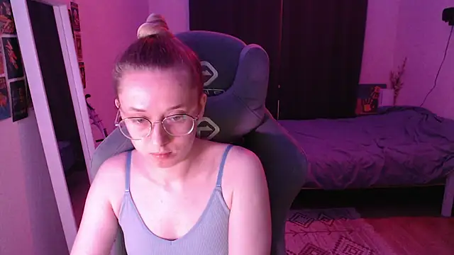 AnabelFrel online show from May 3, 2026, 12:27 am