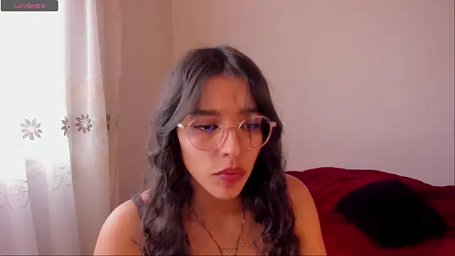 aluna 0310 online show from December 5, 2024, 7:49 pm