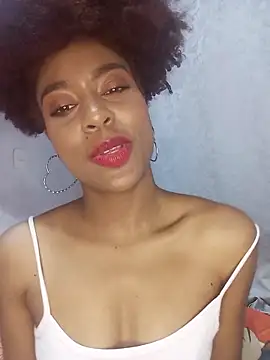 thaimy  online show from December 18, 2025, 11:55 pm