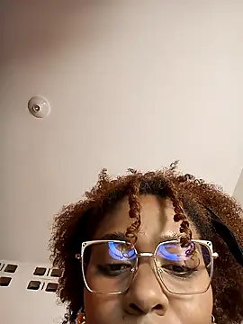 thaimy  online show from March 24, 2026, 2:49 am