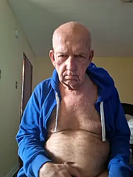 Strap  online show from April 16, 2026, 3:57 pm