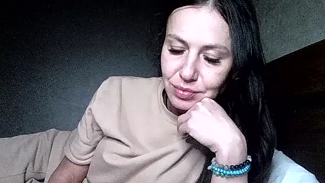 Snapshot of JulianaGold1 chatting on April 15, 2026, 7:58 pm JulianaGold1 online show from April 15, 2026, 7:58 pm