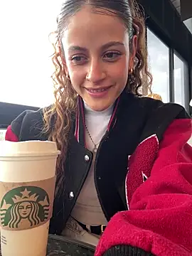 Snapshot of alana15 chatting on March 17, 2025, 10:17 pm alana15 online show from March 17, 2025, 10:17 pm