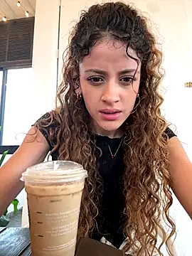 Snapshot of alana15 chatting on November 27, 2025, 9:28 pm alana15 online show from November 27, 2025, 9:28 pm