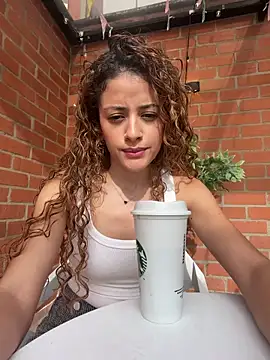 alana15 online show from April 8, 2026, 8:53 pm