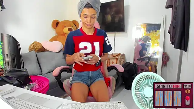 Lawrncesofiets online show from June 13, 2026, 4:27 pm