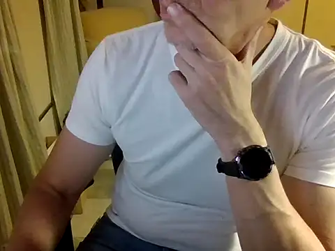 Snapshot of mariohurt101 chatting on November 25, 2025, 9:15 pm mariohurt101 online show from November 25, 2025, 9:15 pm